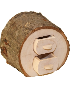 Škatlica v pravem surovem deblu z dvema predalčkoma