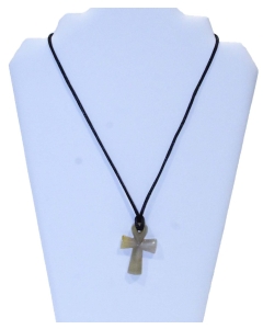 Obesek križ na vrvici iz naravnega kamna Ahat