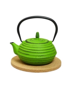 Emajlirani čajnik iz litega železa; zelen s pokrovom, cedilom in podstavkom 0,7 l