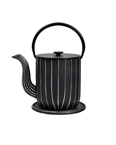 Emajlirani čajnik iz litega železa; črn z belimi črtami - s pokrovom, cedilom in podstavkom 1L