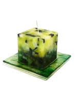 Oglata okrasna sveča z zelenim podstavkom v zelenem odtenku z mozaikom dim. 6*6*6 cm